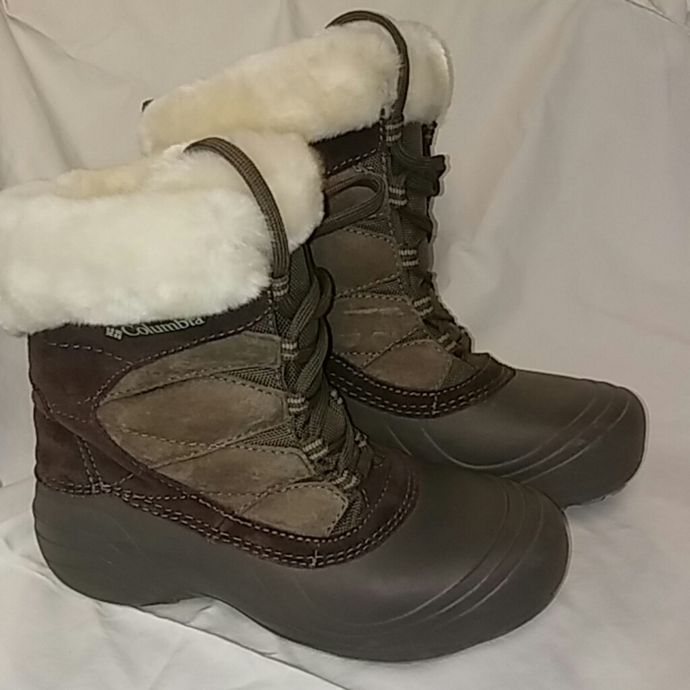 Columbia - Women's 6.5 - Sierra Sumette  boot